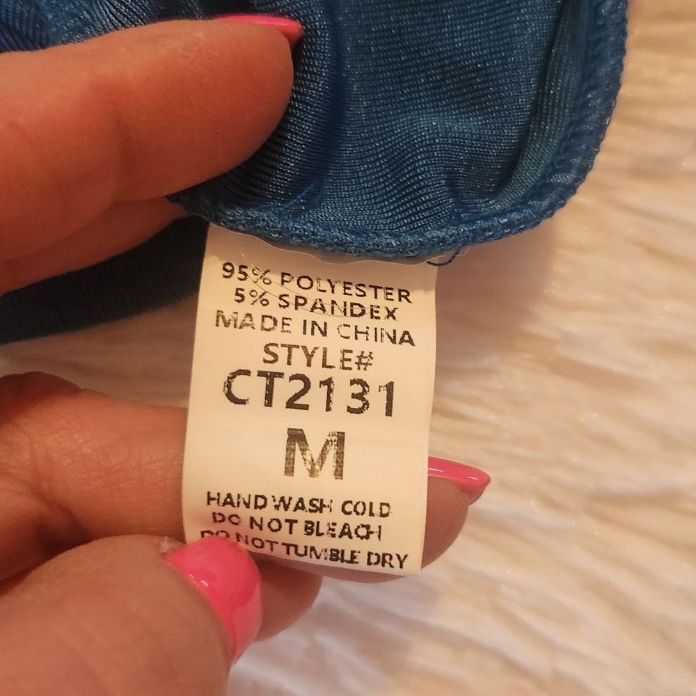DAY G Blue Top With Rhinestones ๐๐ - Picture 4 of 13